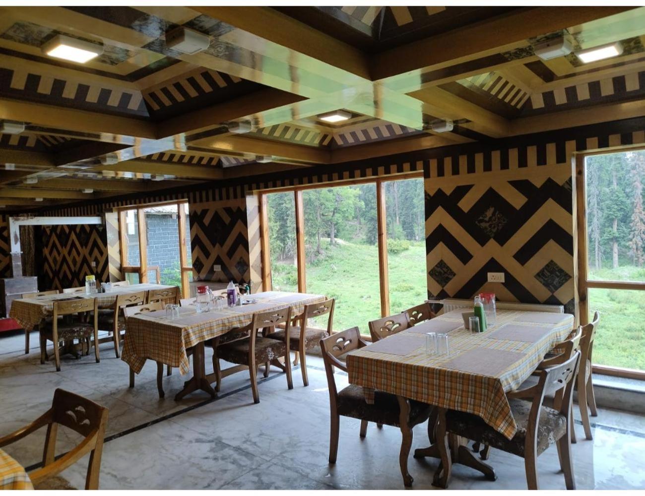 Fluorescence Hotel And Restaurant, Gulmarg Exterior foto